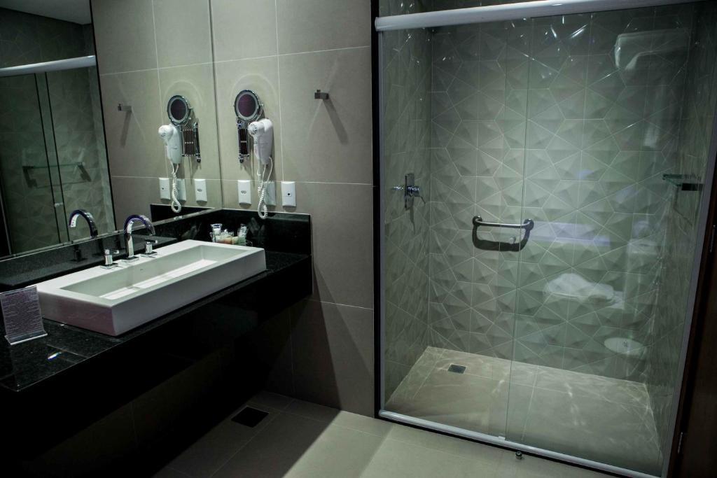 Alphapark Hotel Goiânia Exterior foto